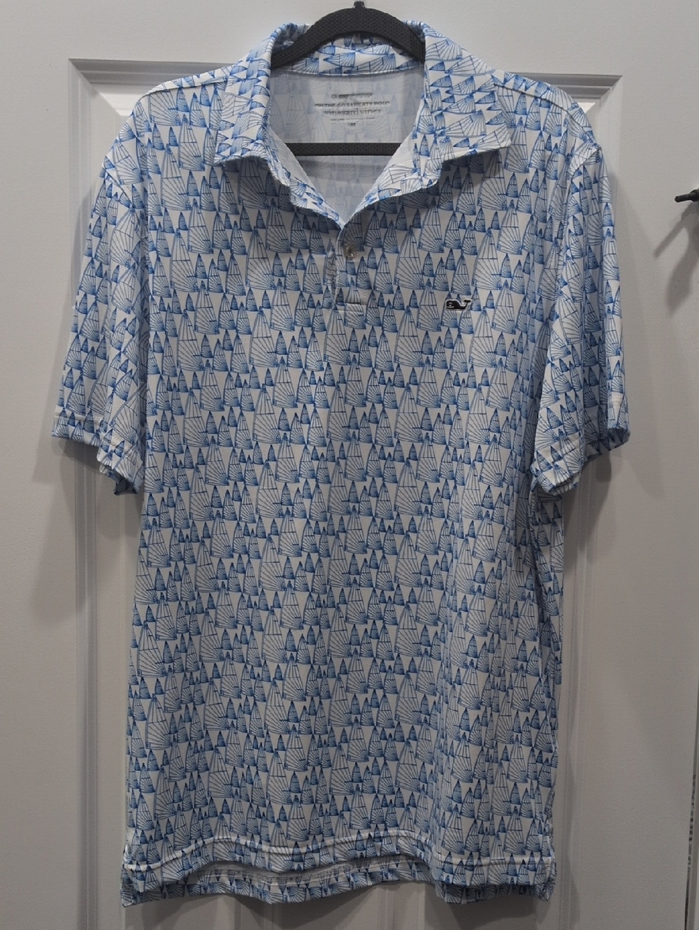 Vineyard Vines White and Blue Sailboat-Print Polo